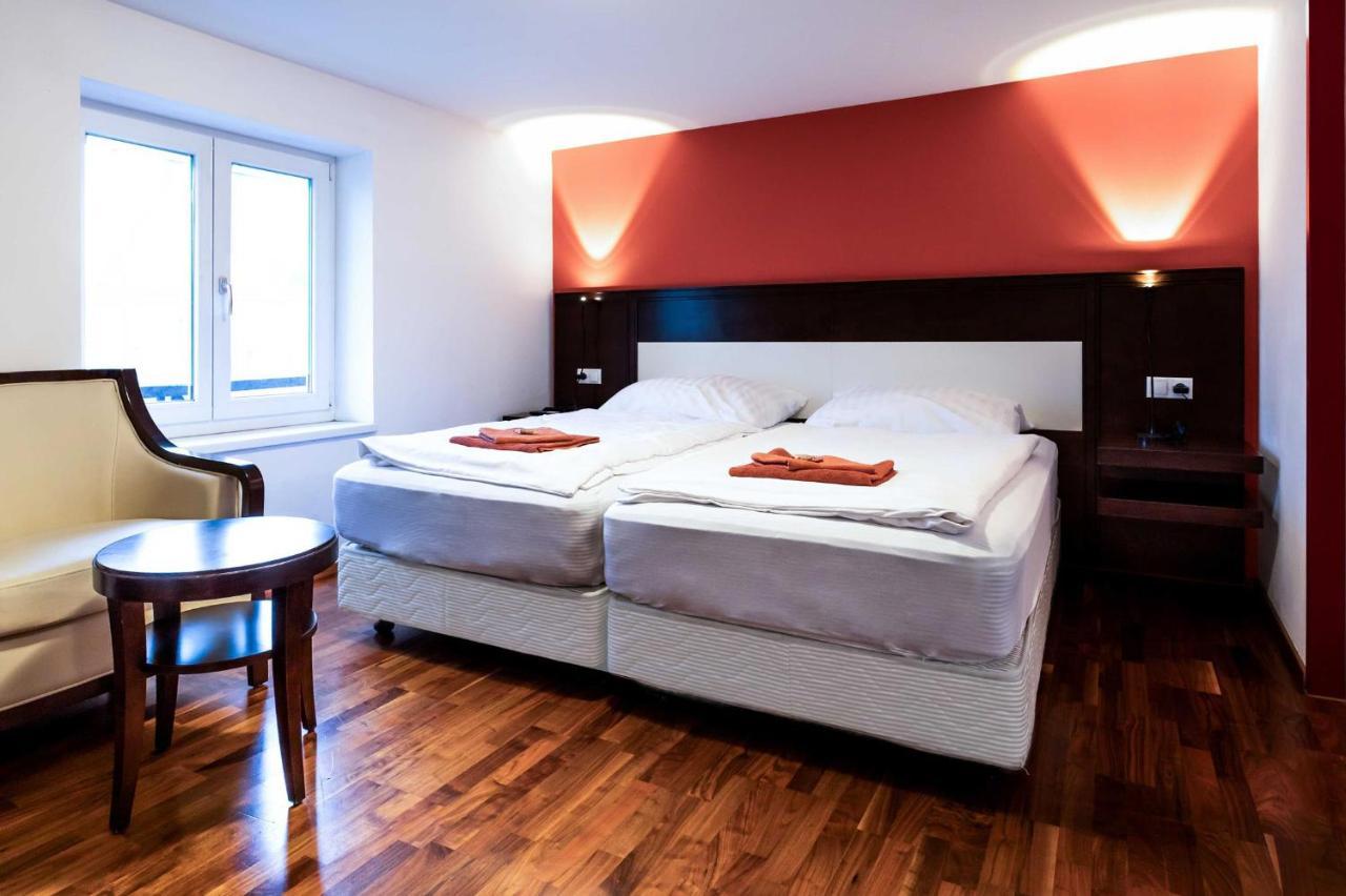 Hotel Linde-Sinohaus Лустенау Экстерьер фото